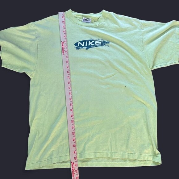 Vintage 90s Green Nike T-Shirt - Picture 6 of 6